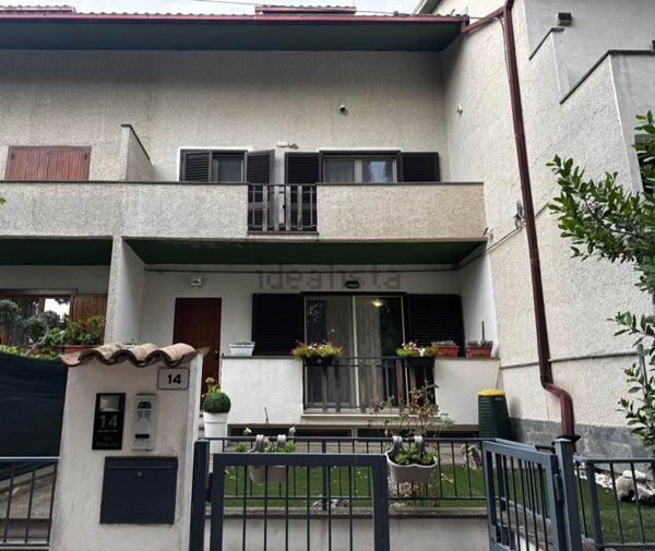 casa indipendente in vendita a Raiano