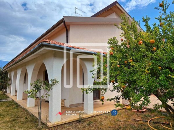 casa indipendente in vendita a Raiano