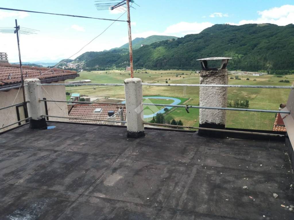 casa indipendente in vendita a Rivisondoli