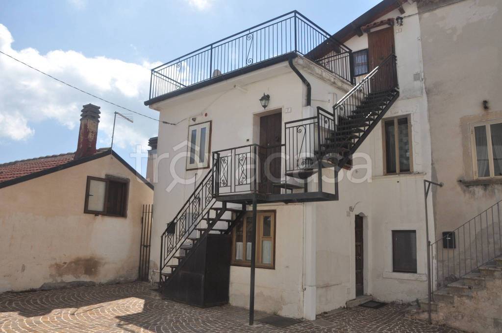 casa indipendente in vendita a Rivisondoli