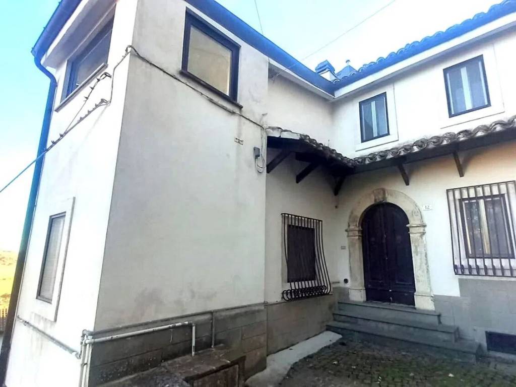 casa indipendente in vendita a Rivisondoli