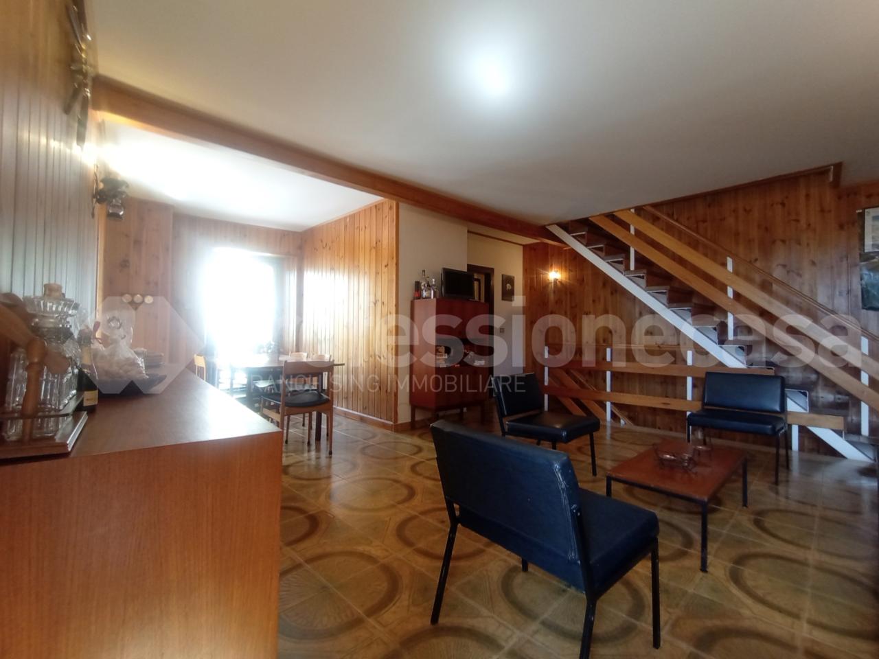 casa indipendente in vendita a Rivisondoli