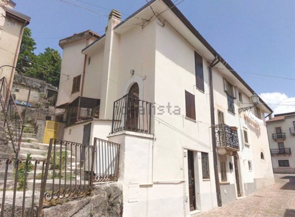 casa indipendente in vendita a Rivisondoli