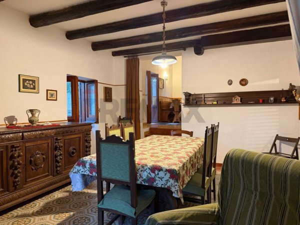 casa indipendente in vendita a Rivisondoli