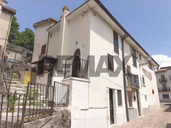 casa indipendente in vendita a Rivisondoli
