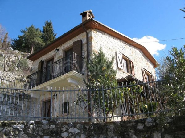 casa indipendente in vendita a Roccacasale