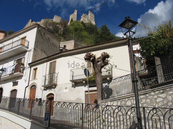 casa indipendente in vendita a Roccacasale