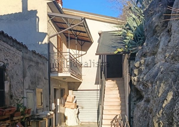 casa indipendente in vendita a Roccacasale