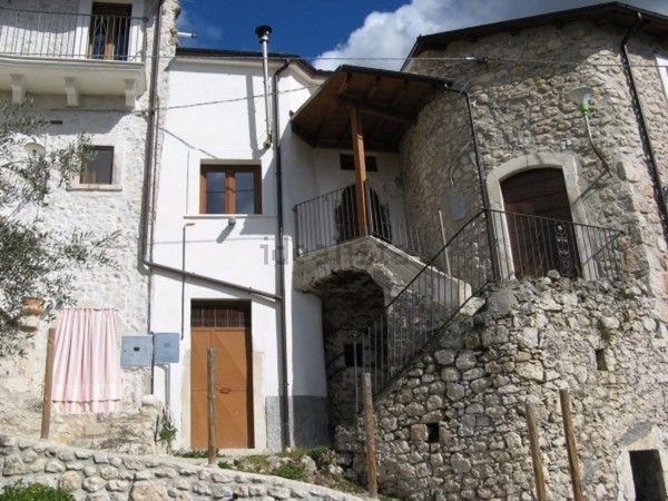 casa indipendente in vendita a Roccacasale