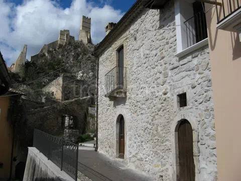casa indipendente in vendita a Roccacasale