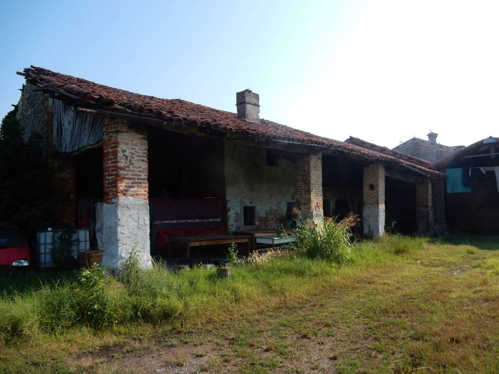 casale in vendita a Mondovì in zona Breolungi