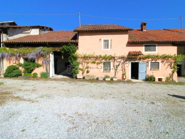 casa indipendente in vendita a Mondovì in zona Pascomonti
