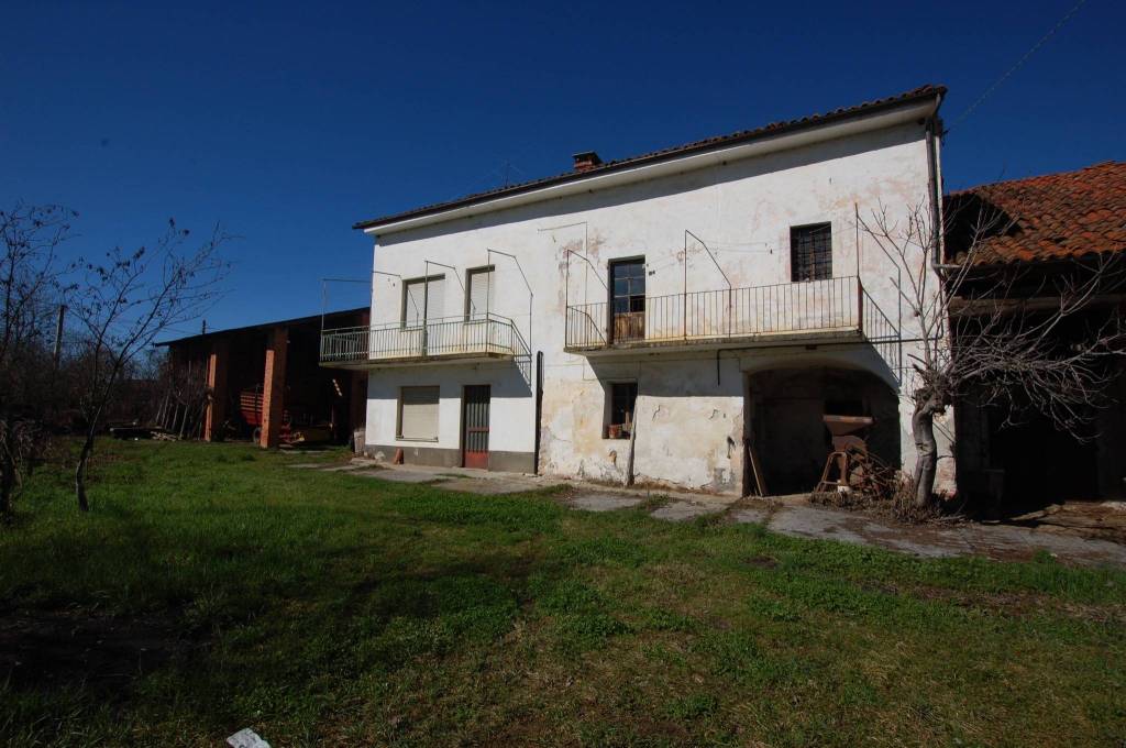 casa indipendente in vendita a Mondovì in zona Gratteria