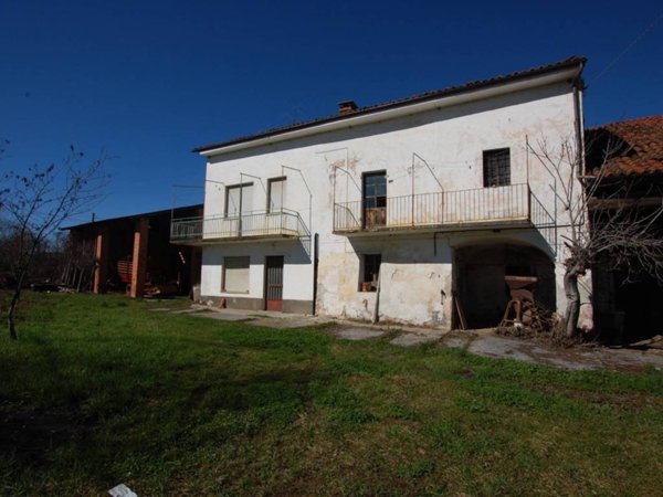 casa indipendente in vendita a Mondovì in zona Gratteria