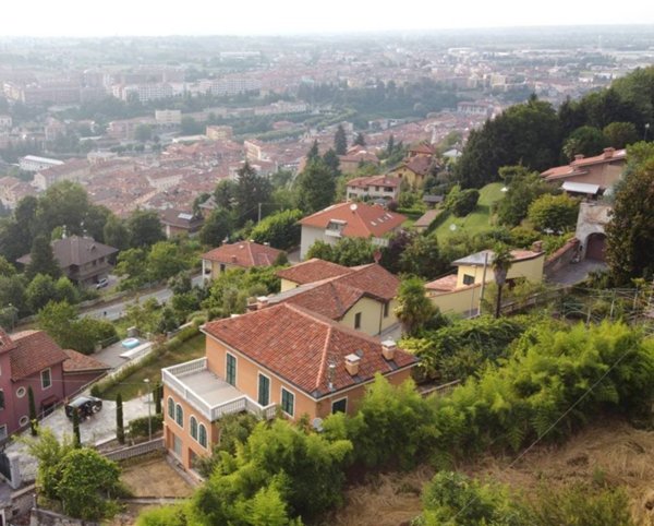 casa indipendente in vendita a Mondovì