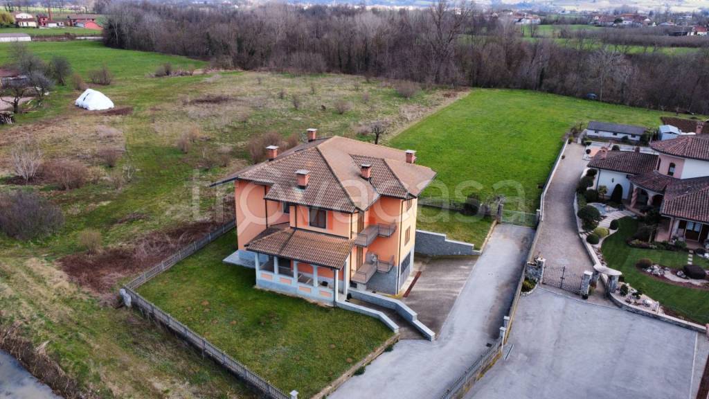 casa indipendente in vendita a Mondovì in zona Rifreddo
