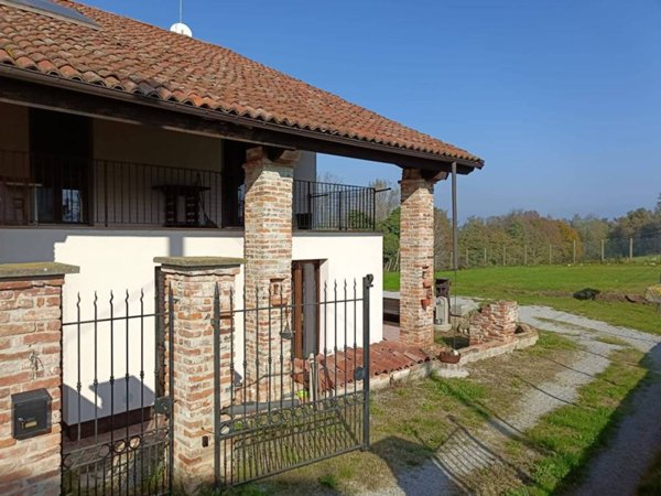 casa indipendente in vendita a Mondovì in zona Pascomonti