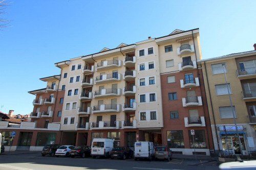 locale commerciale in vendita a Mondovì