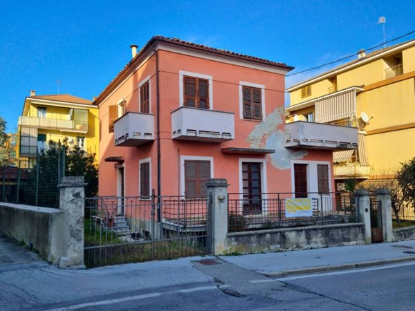 casa indipendente in vendita a Mondovì