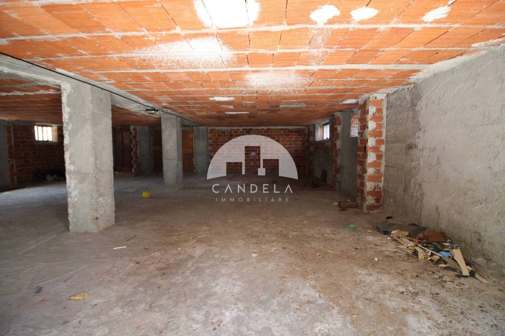 locale di sgombero in vendita a Mondovì