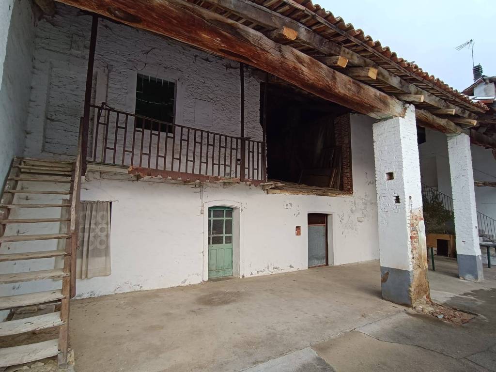 casa indipendente in vendita a Mondovì in zona Gratteria