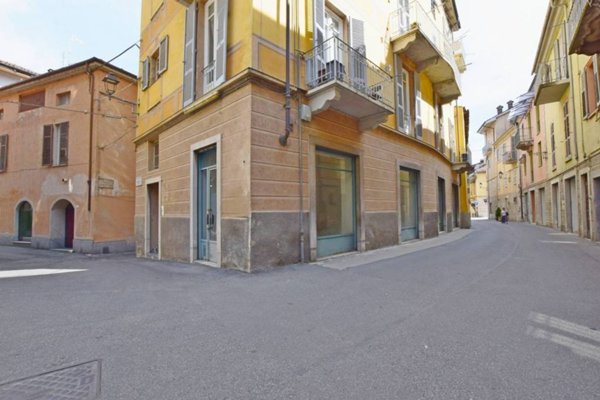 locale commerciale in vendita a Mondovì