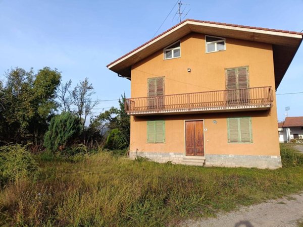 casa indipendente in vendita a Mondovì in zona Merlo