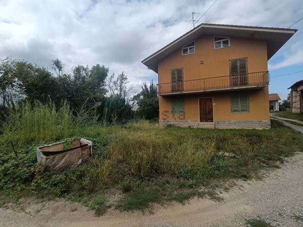 casa semindipendente in vendita a Mondovì