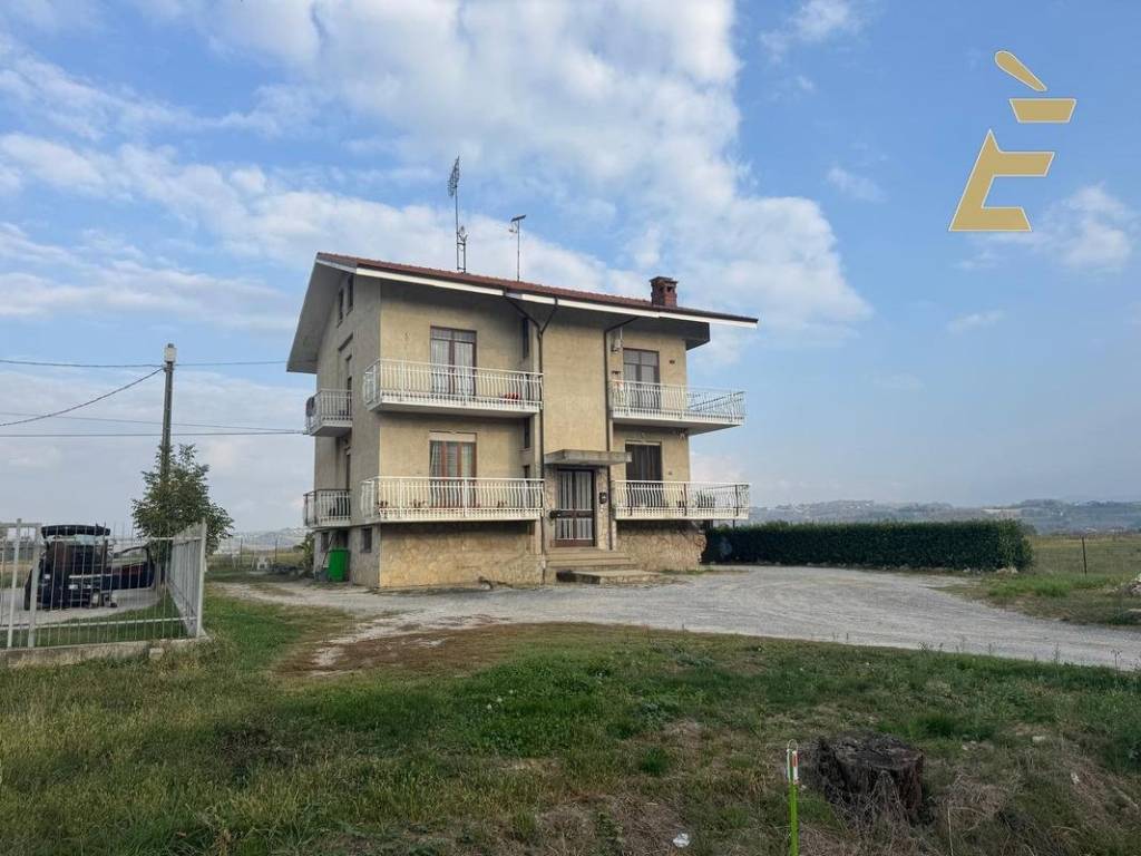 casa indipendente in vendita a Mondovì in zona Pascomonti