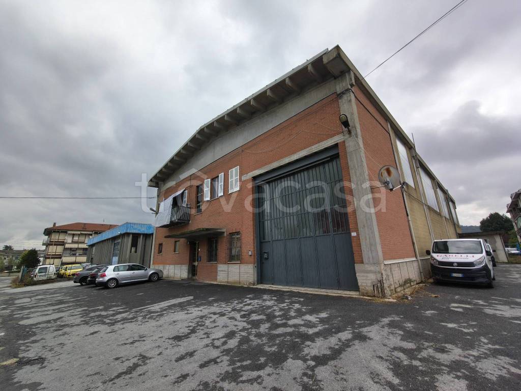 locale commerciale in vendita a Mondovì