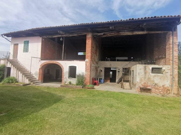 casa indipendente in vendita a Mondovì in zona Rifreddo