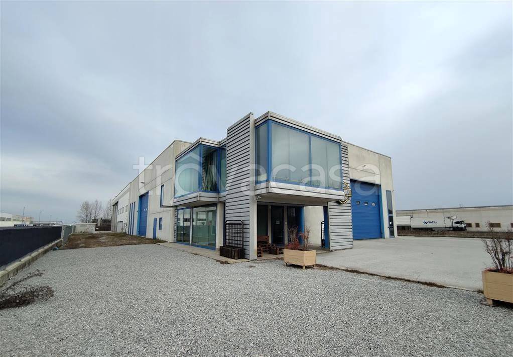 locale commerciale in vendita a Mondovì