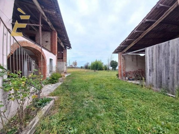 casa indipendente in vendita a Mondovì in zona Gratteria