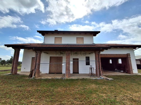 casa indipendente in vendita a Mondovì