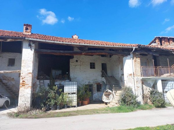 casa indipendente in vendita a Mondovì in zona Gratteria