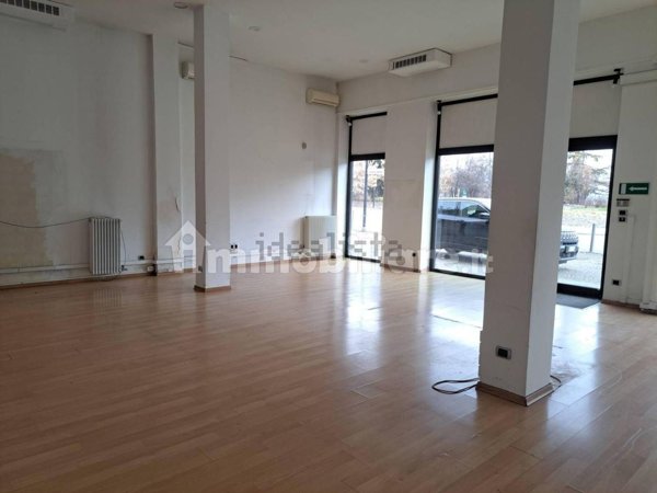 locale commerciale in vendita a Mondovì