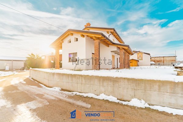 casa indipendente in vendita a Mondovì
