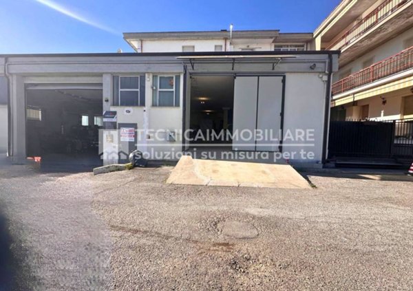 locale commerciale in vendita a Mondovì