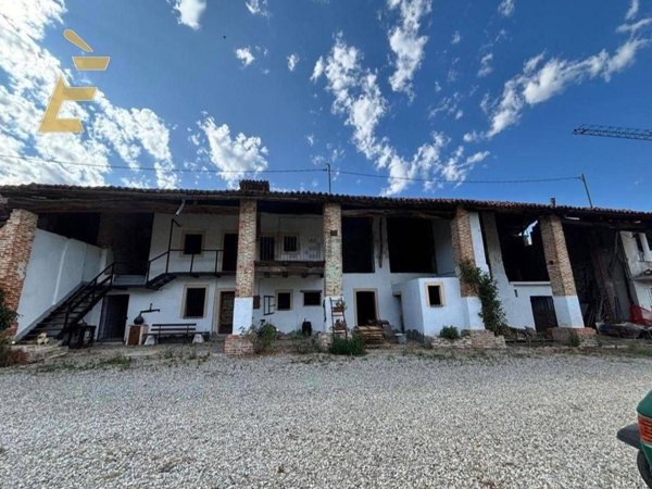casale in vendita a Mondovì in zona San Giovanni dei Govoni