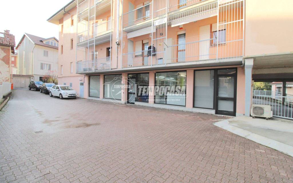 locale commerciale in vendita a Mondovì