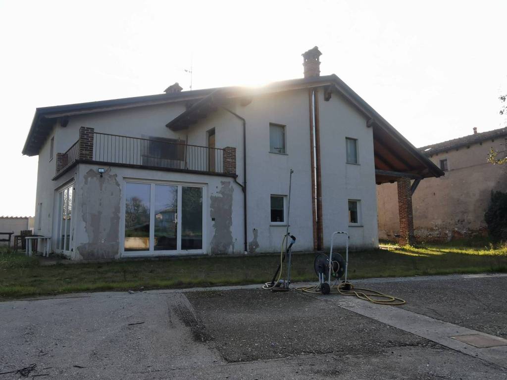 casa indipendente in vendita a Mondovì in zona Merlo
