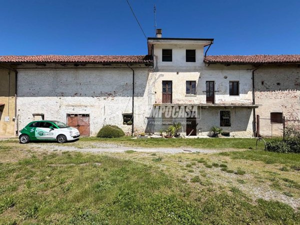 casa indipendente in vendita a Mondovì in zona Pogliola