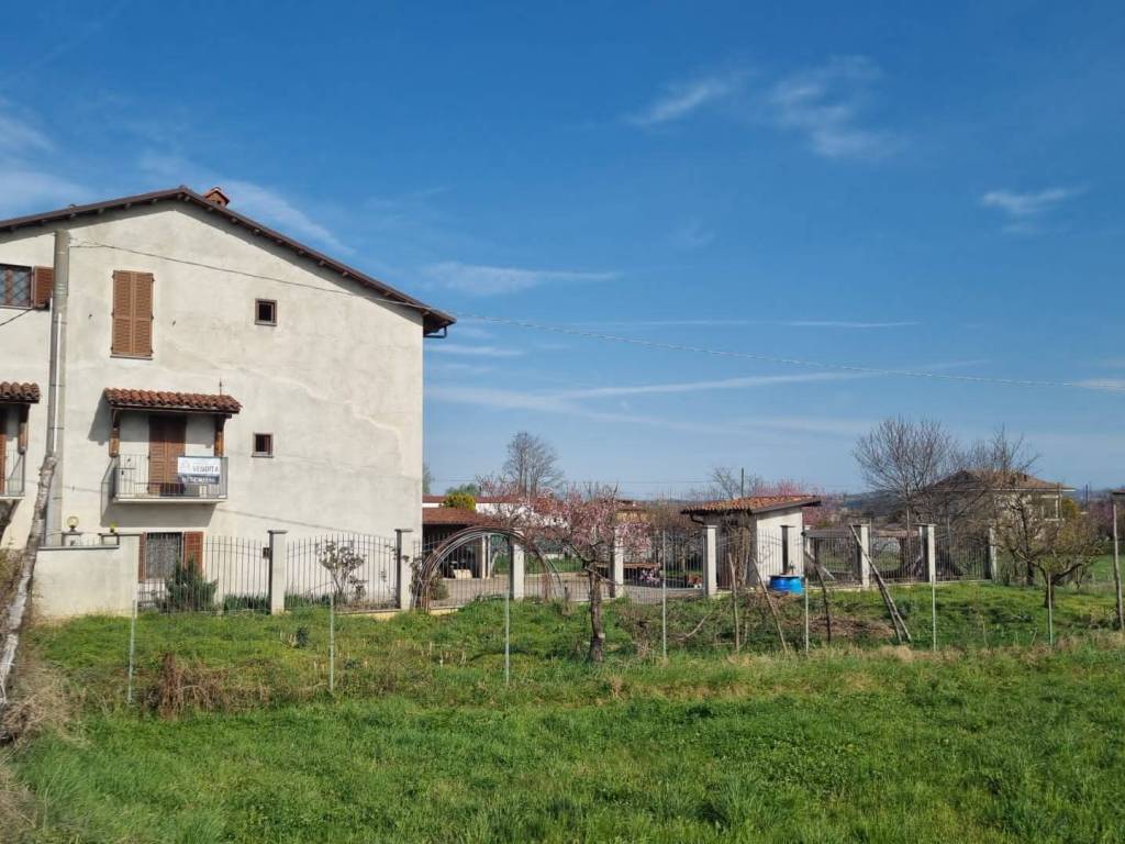 casa indipendente in vendita a Mondovì in zona Gratteria