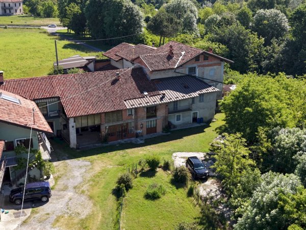 casa indipendente in vendita a Mondovì in zona Gratteria