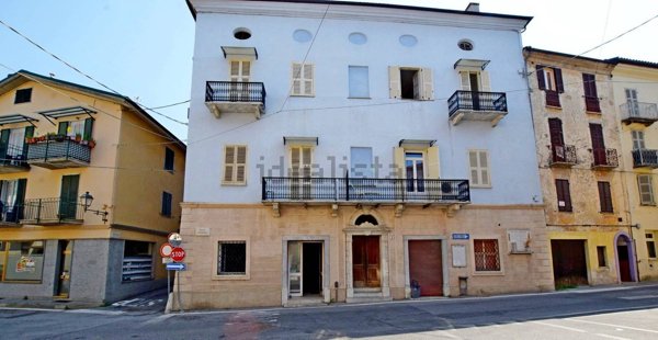 locale commerciale in vendita a Mondovì