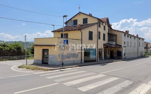 locale commerciale in vendita a Mondovì