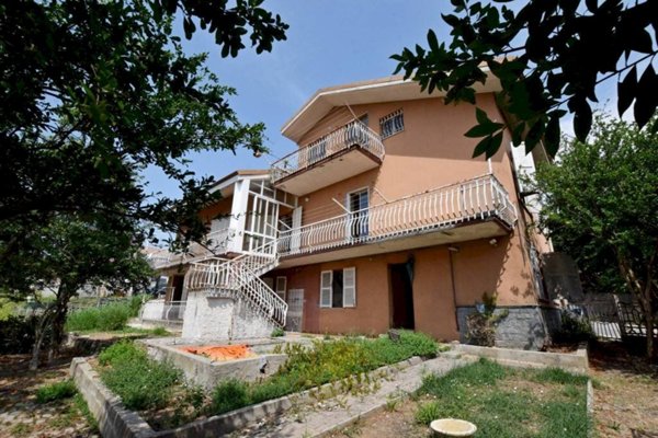 casa indipendente in vendita a Mondovì