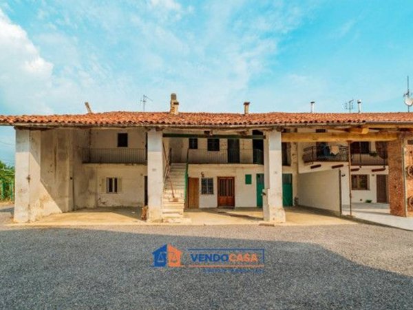 casale in vendita a Mondovì in zona Breolungi