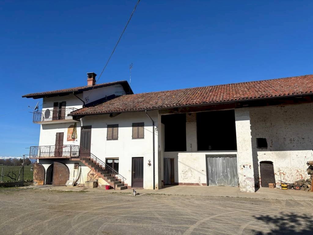 casa indipendente in vendita a Mondovì in zona Rifreddo