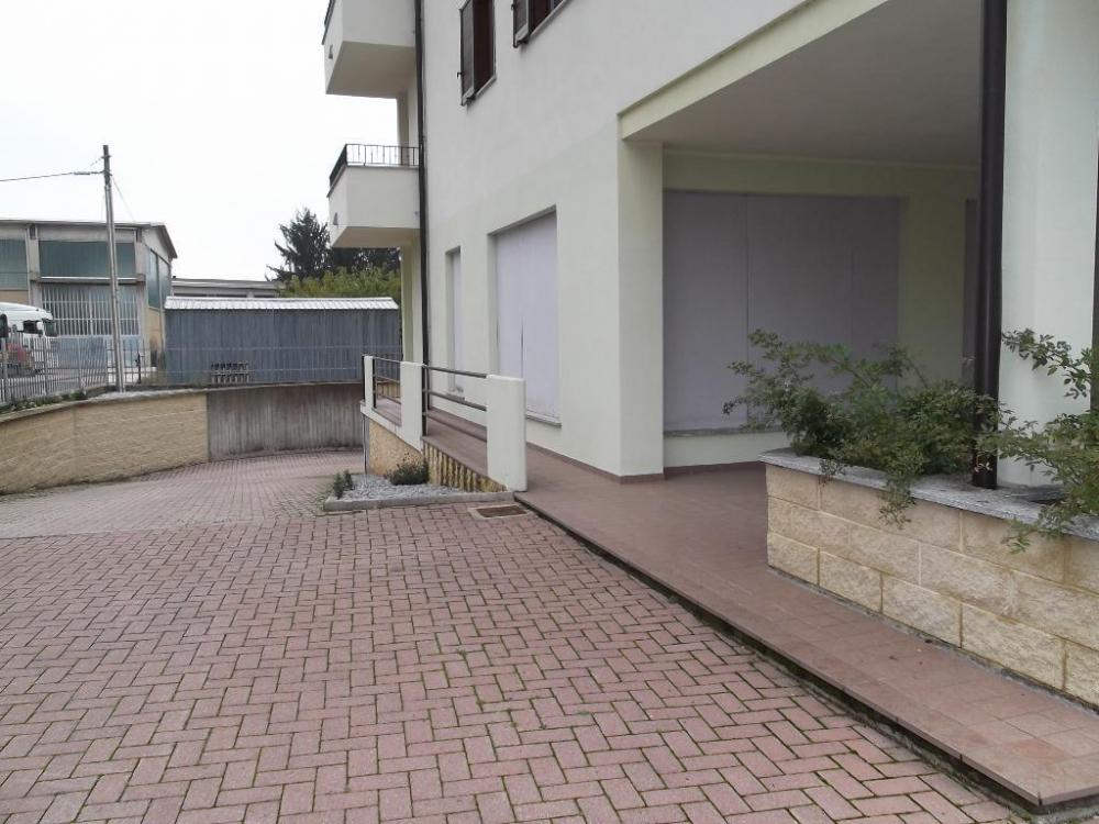 locale commerciale in vendita a Mondovì